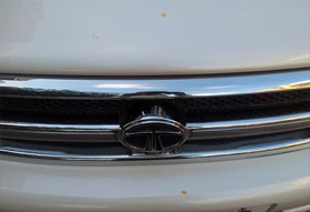 Tata Safari cleaned with ZESSTA Products